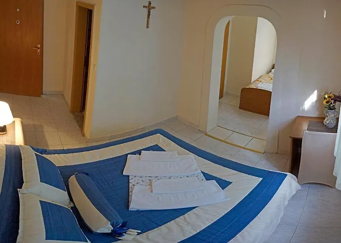 Hotel Pansion Lucia & Maria