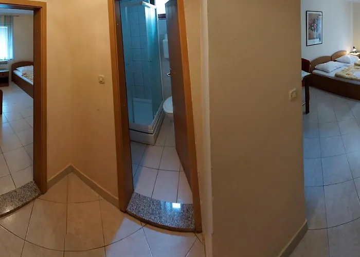 Pansion Lucia & Maria Hotel 4*